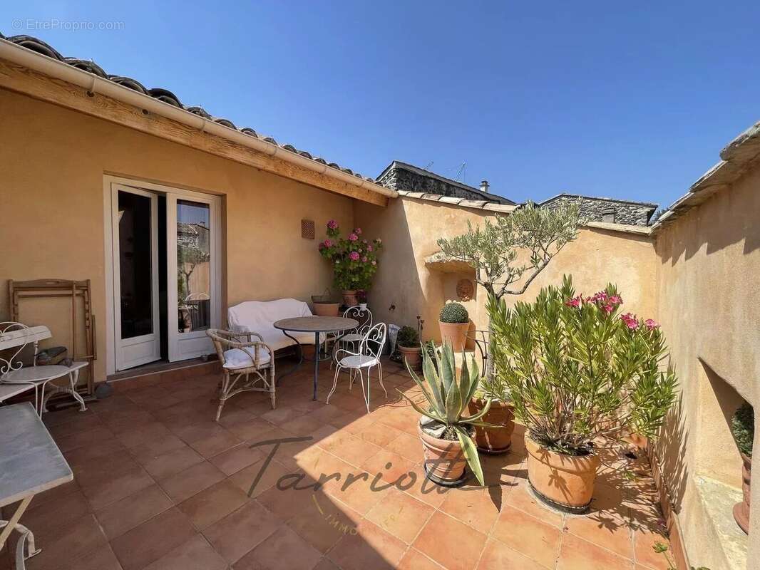 Maison à ALBA-LA-ROMAINE