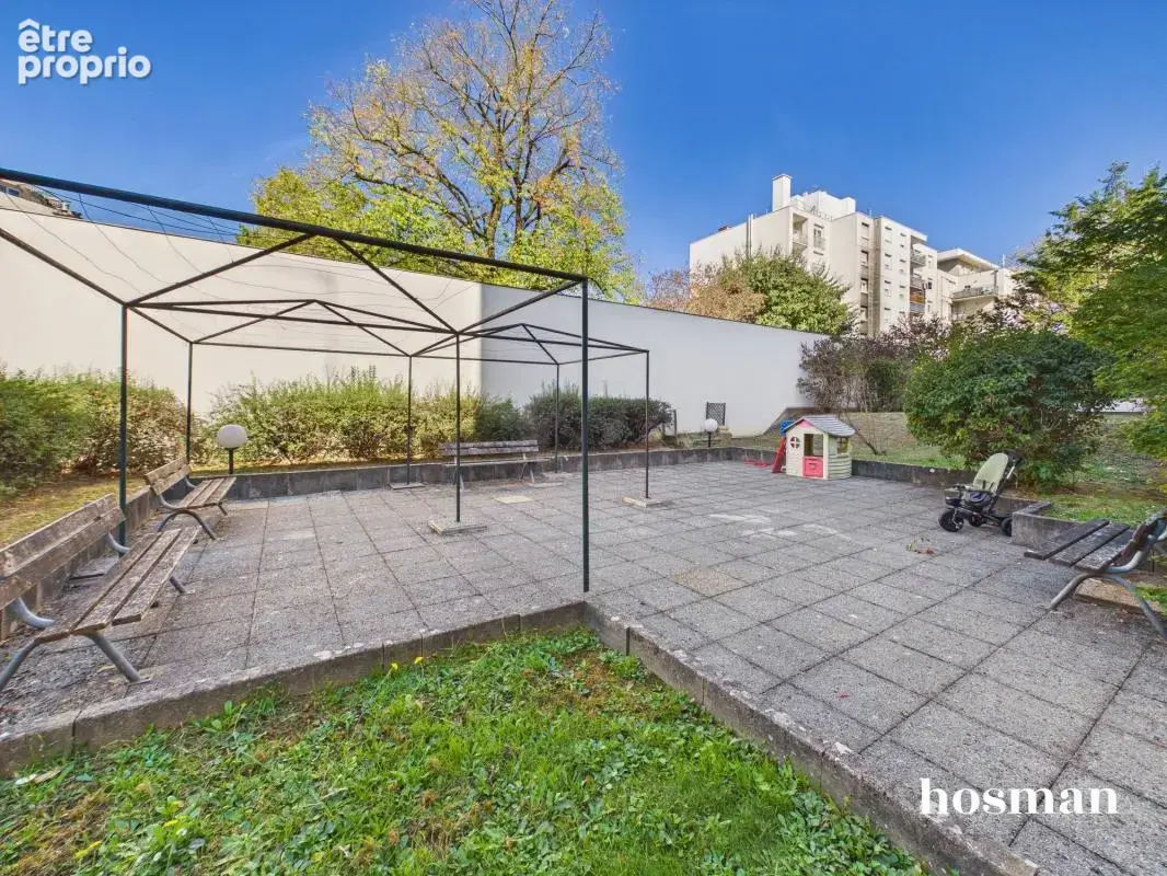 Bel et spacieux appartement familial T4/T5 de 119m2, traversant, avec balcon sur jardin et stationnement – Montchat, Lyon 3e - photo 16