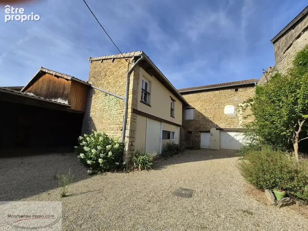 La roche vineuse - photo 22