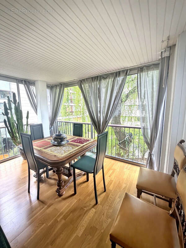 Appartement à FONTENAY-LE-FLEURY