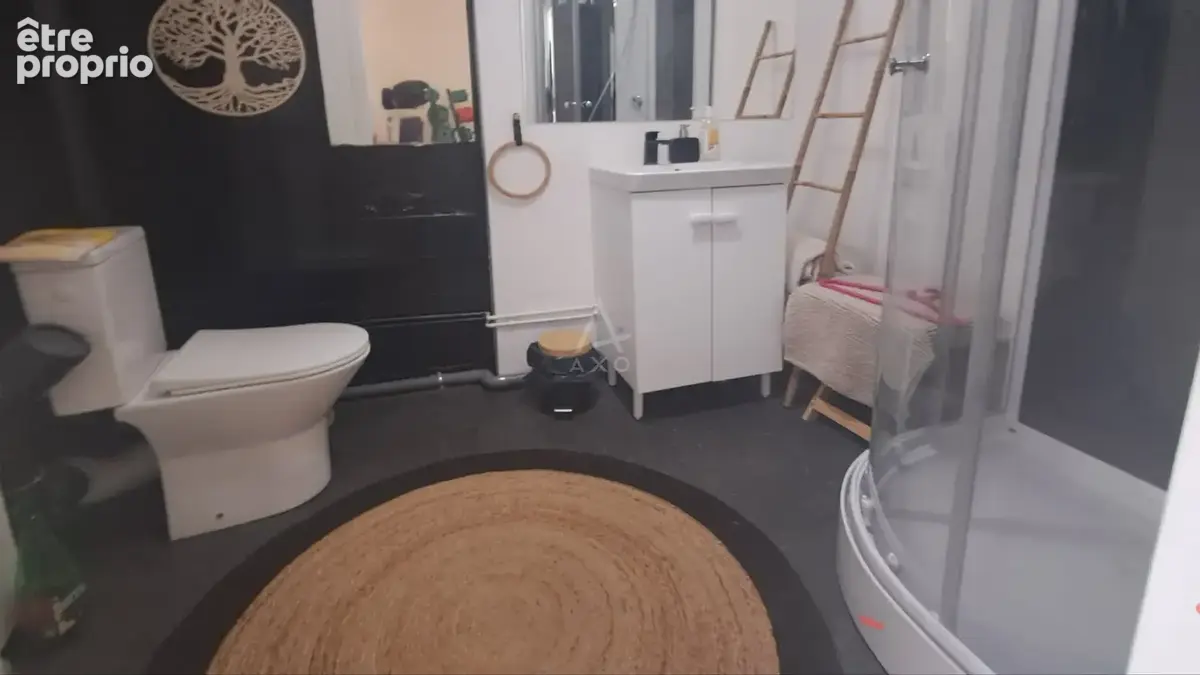 Immeuble loué  Local professionnel + 2 studios - photo 5