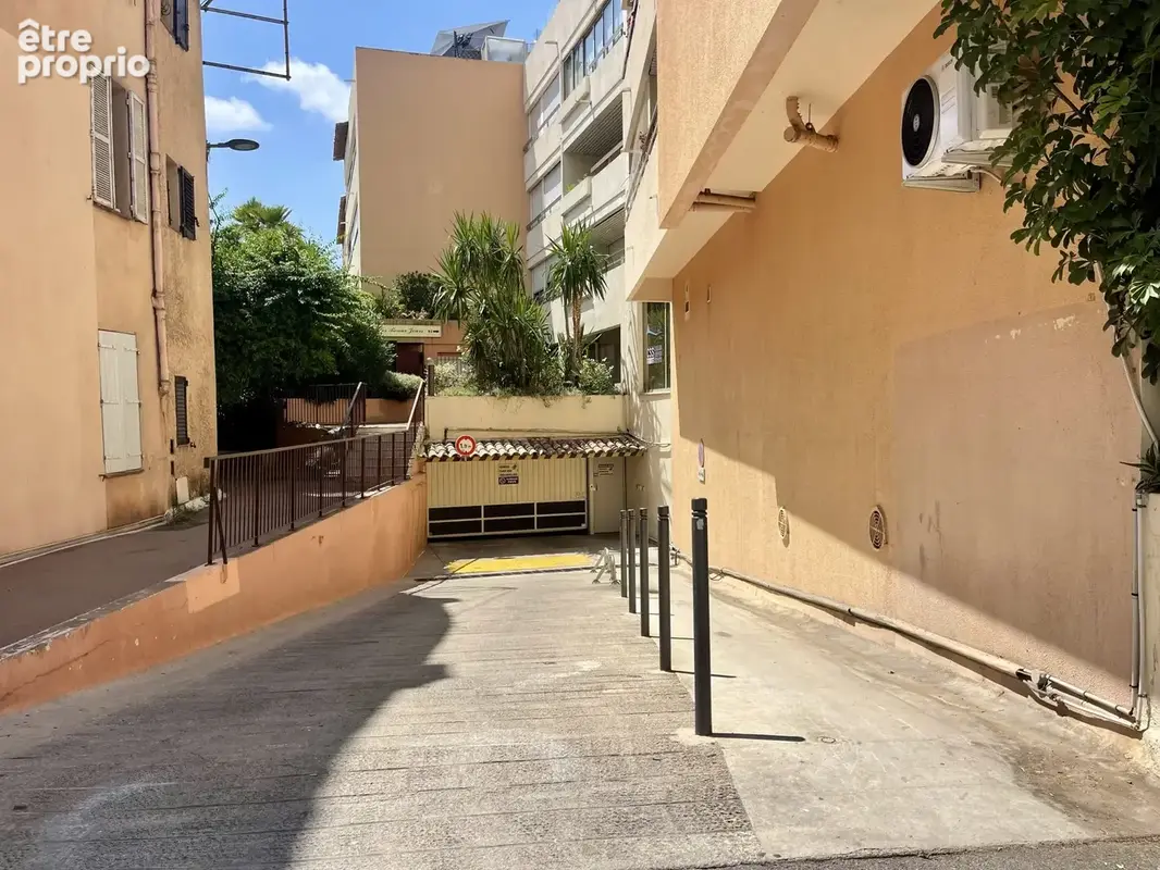 Parking à ANTIBES
