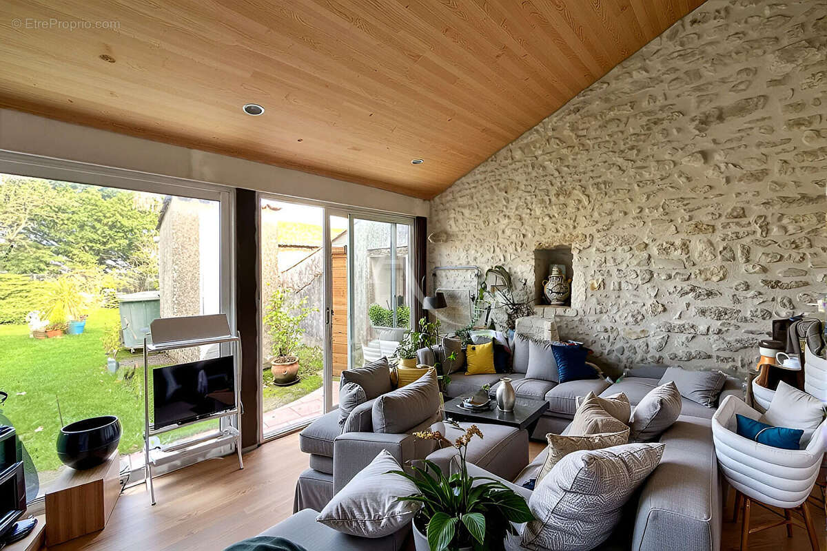 Maison à LOIRE-LES-MARAIS