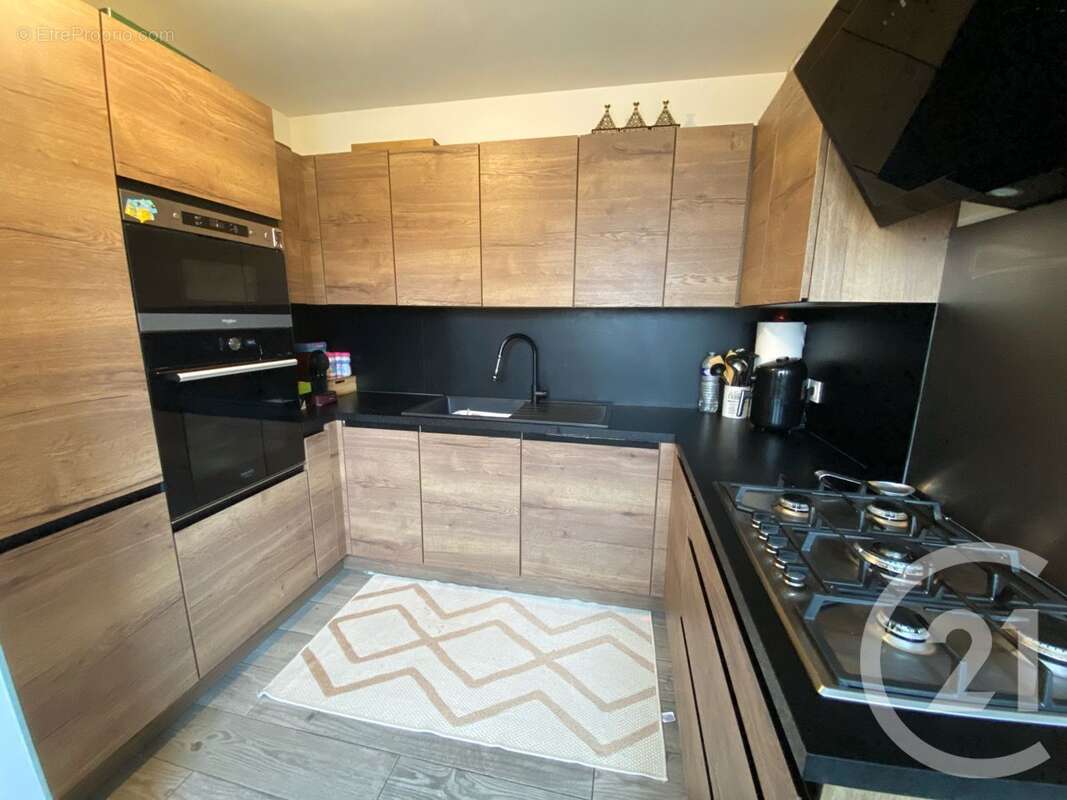 Maison à LE PLESSIS-BELLEVILLE