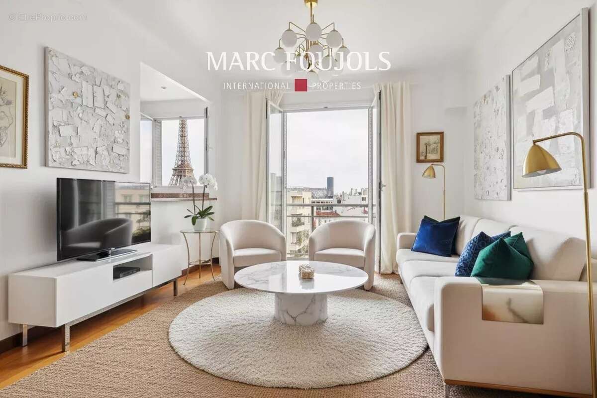 Appartement à PARIS-16E