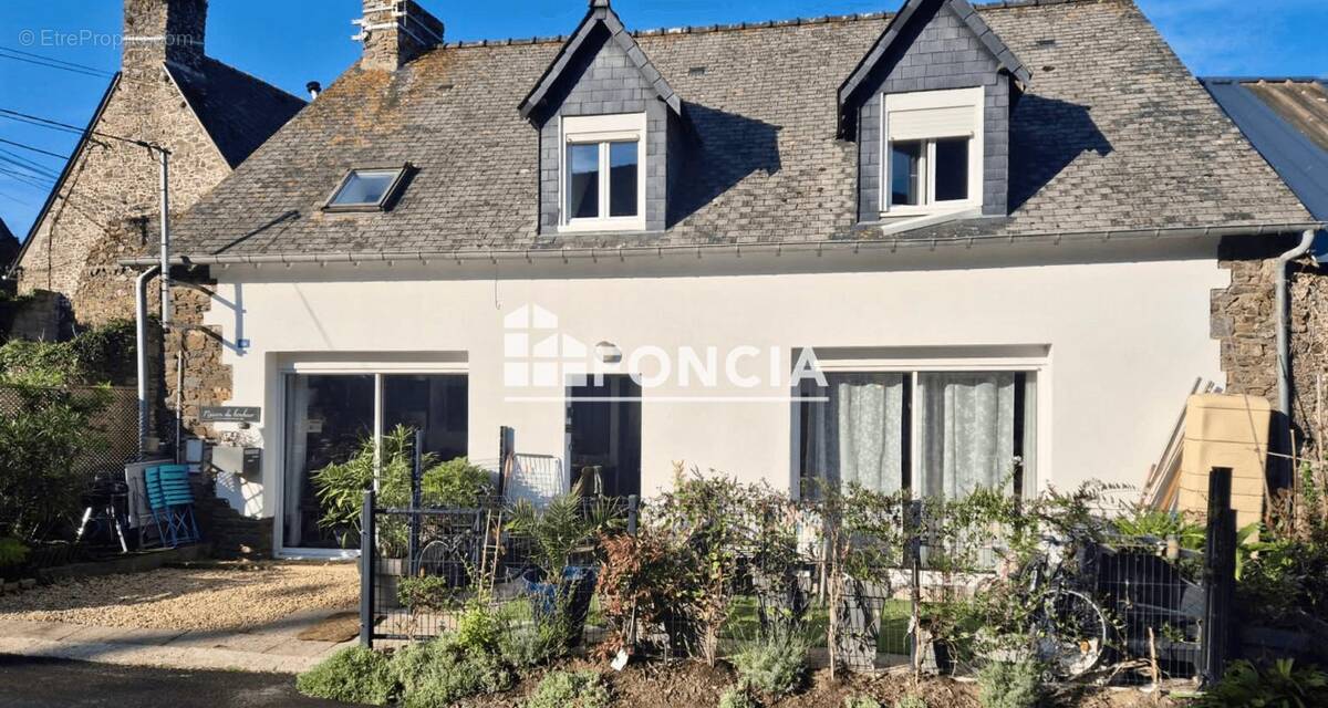 Maison à BAGUER-PICAN