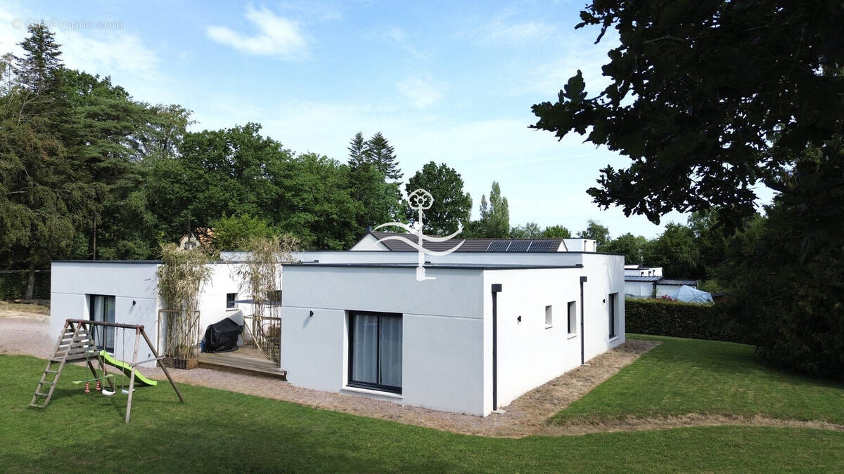 Maison à MESLAY