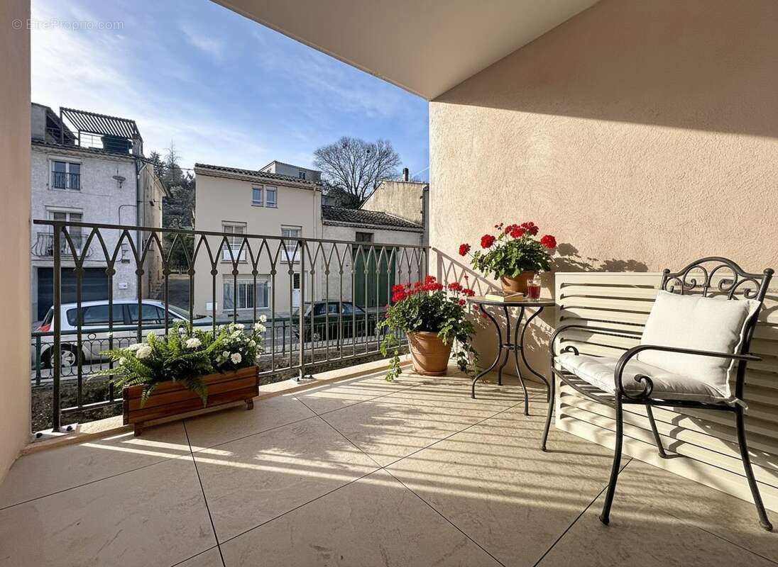 Appartement à FLASSANS-SUR-ISSOLE