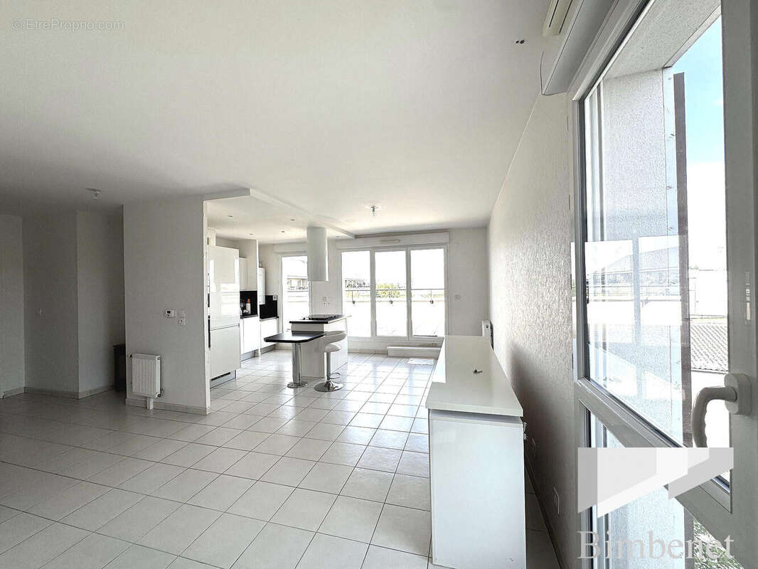 Appartement à SAINT-JEAN-DE-LA-RUELLE