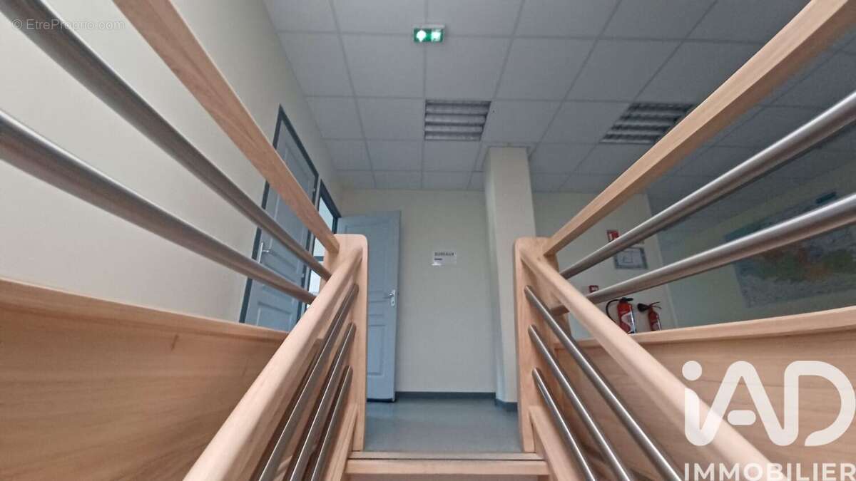 Photo 4 - Commerce à MENNEVILLE