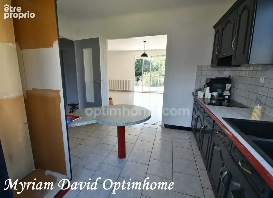 Maison familiale 171 m² – DPE C – 5 chambres – Terrain paysagé de 2 400 m² – Rostrenen - photo 34