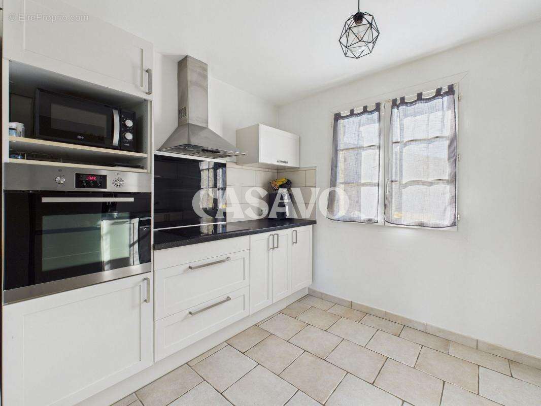 Appartement à PEYROLLES-EN-PROVENCE