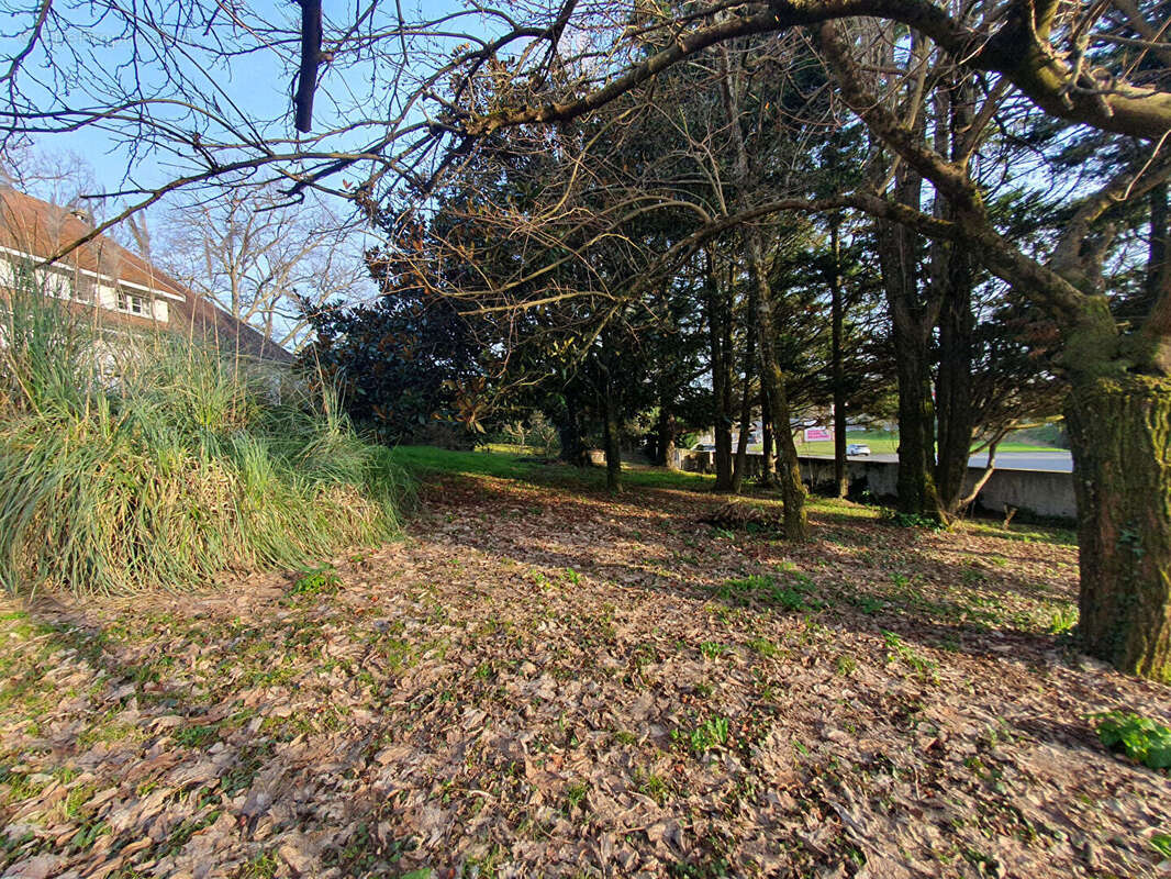Terrain à ARTIGUES-PRES-BORDEAUX