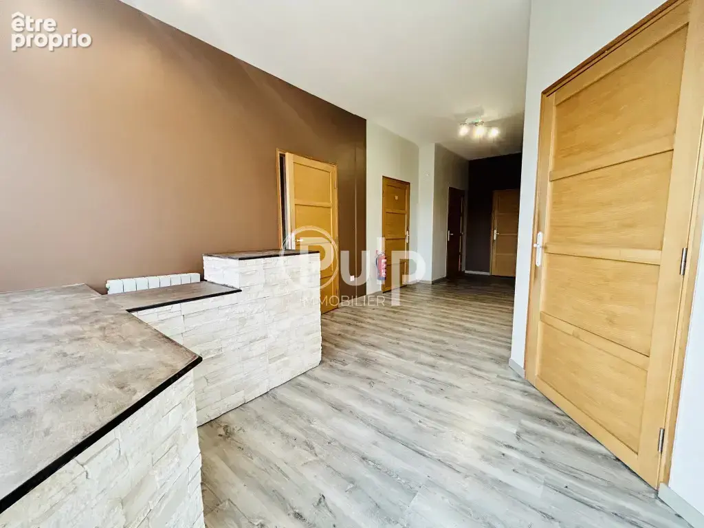 Local professionnel 82 m² - emplacement premium - loison-sous-lens - photo 5
