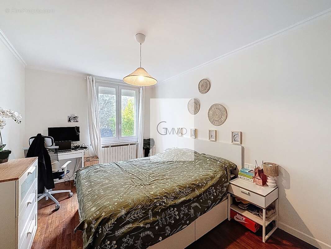 Maison à L'HAY-LES-ROSES