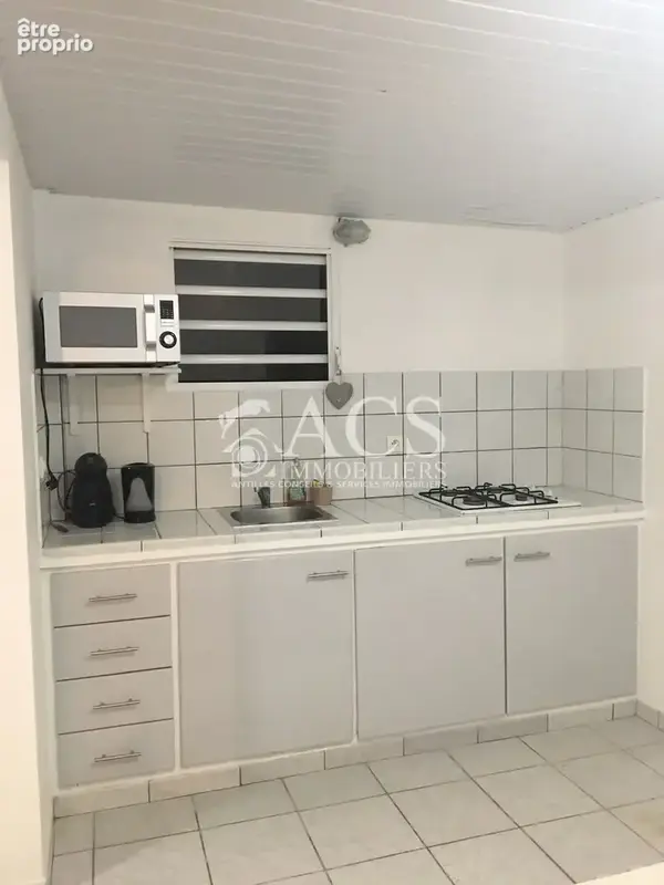 Immense maison à vendre avec 4 chambres à Saint-Joseph - photo 6
