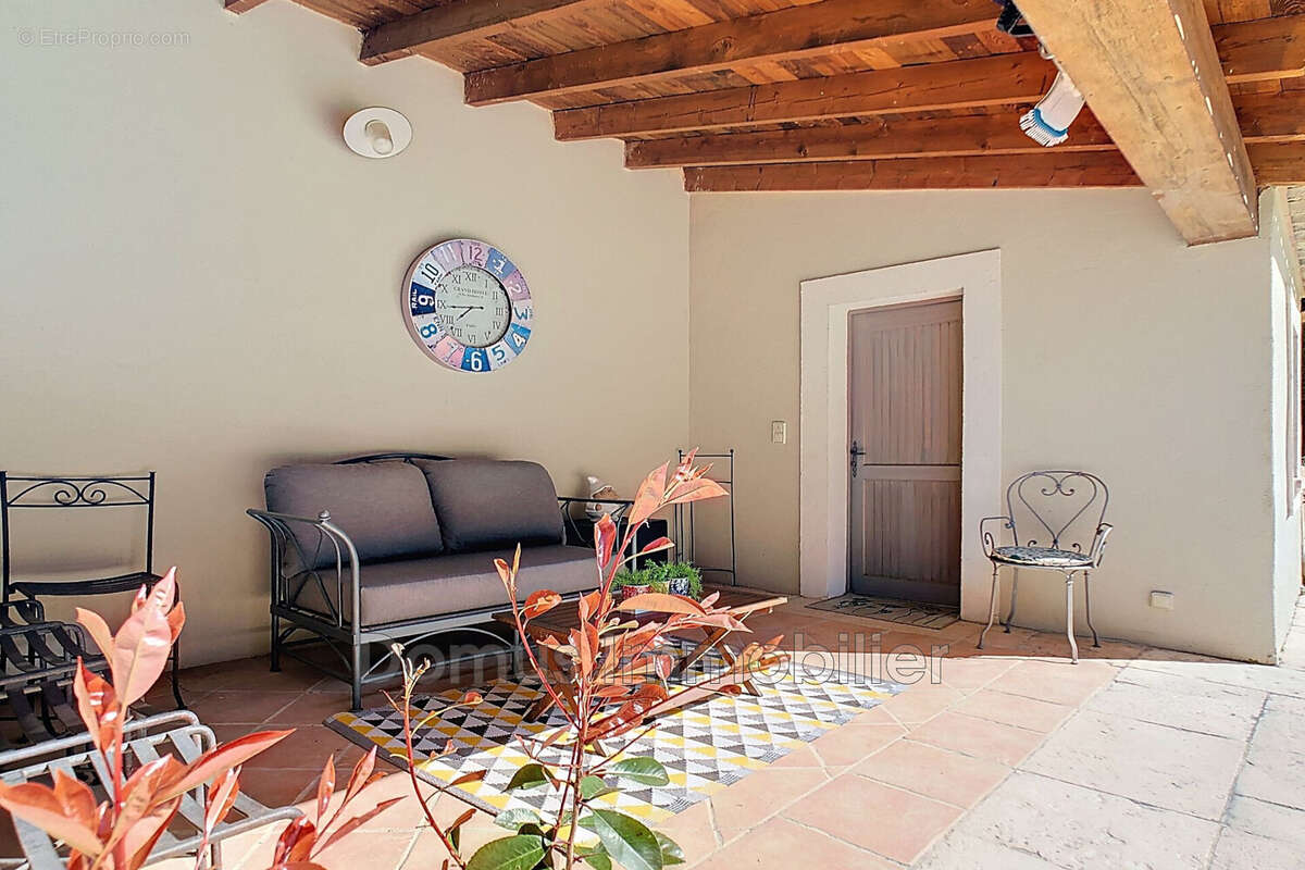 Maison à MORIERES-LES-AVIGNON