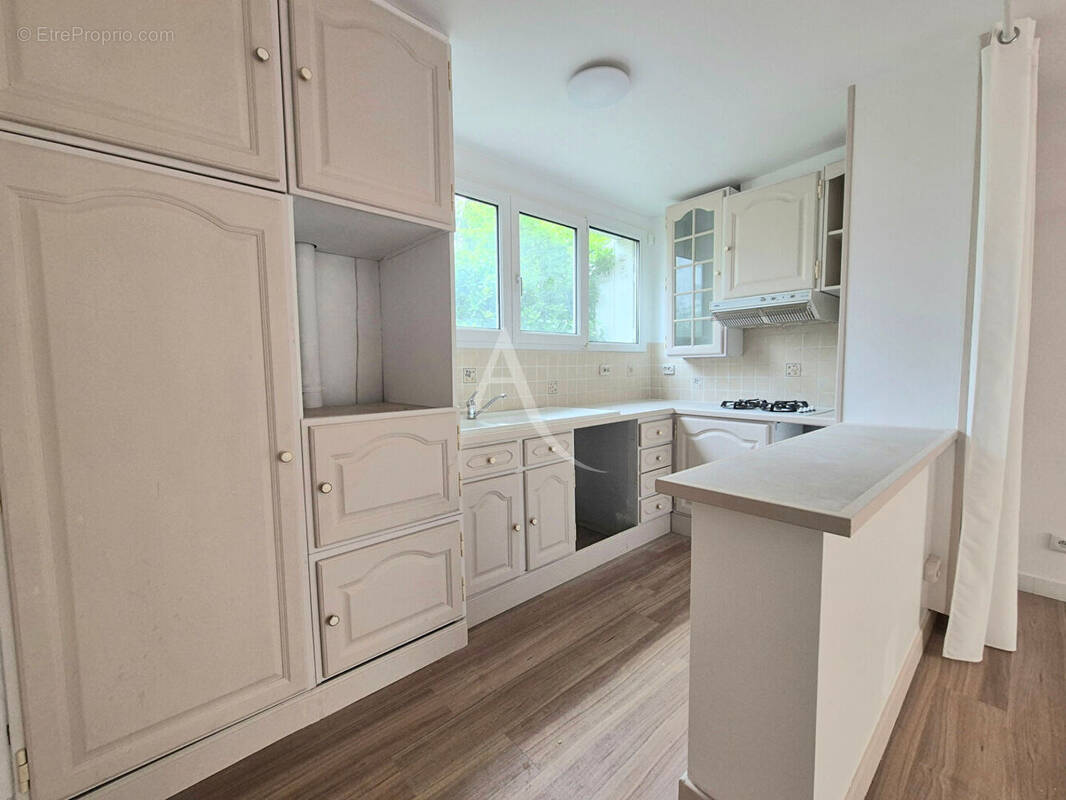 Maison à BURES-SUR-YVETTE