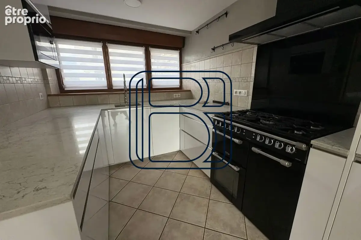 Maison 8 pièces 98 m² à vendre à Marat (63480) - photo 5