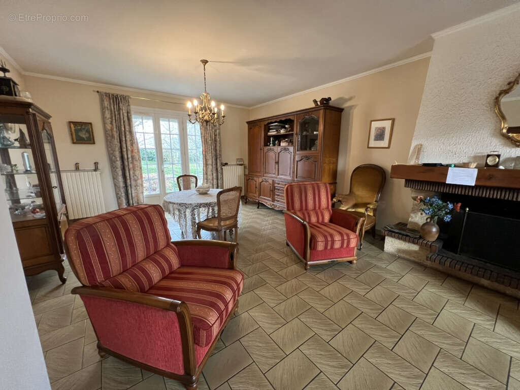 Maison à NEUVY-DEUX-CLOCHERS
