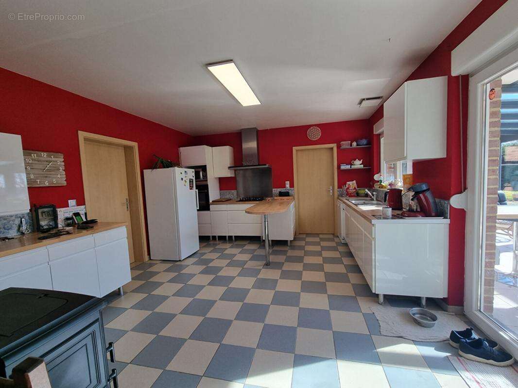 Maison Neuville Lez Beaulieu 8 pièce(s) 202 m2 - photo 6