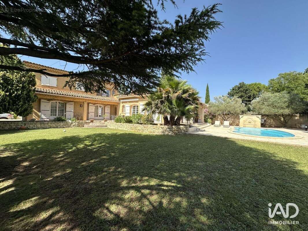 Maison 229 m² à Morieres-Les-Avignon  - photo 5