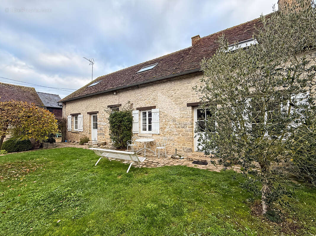 Maison à CHARMONT-EN-BEAUCE