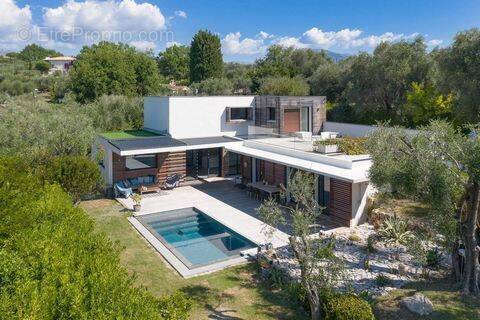 Maison à VALBONNE
