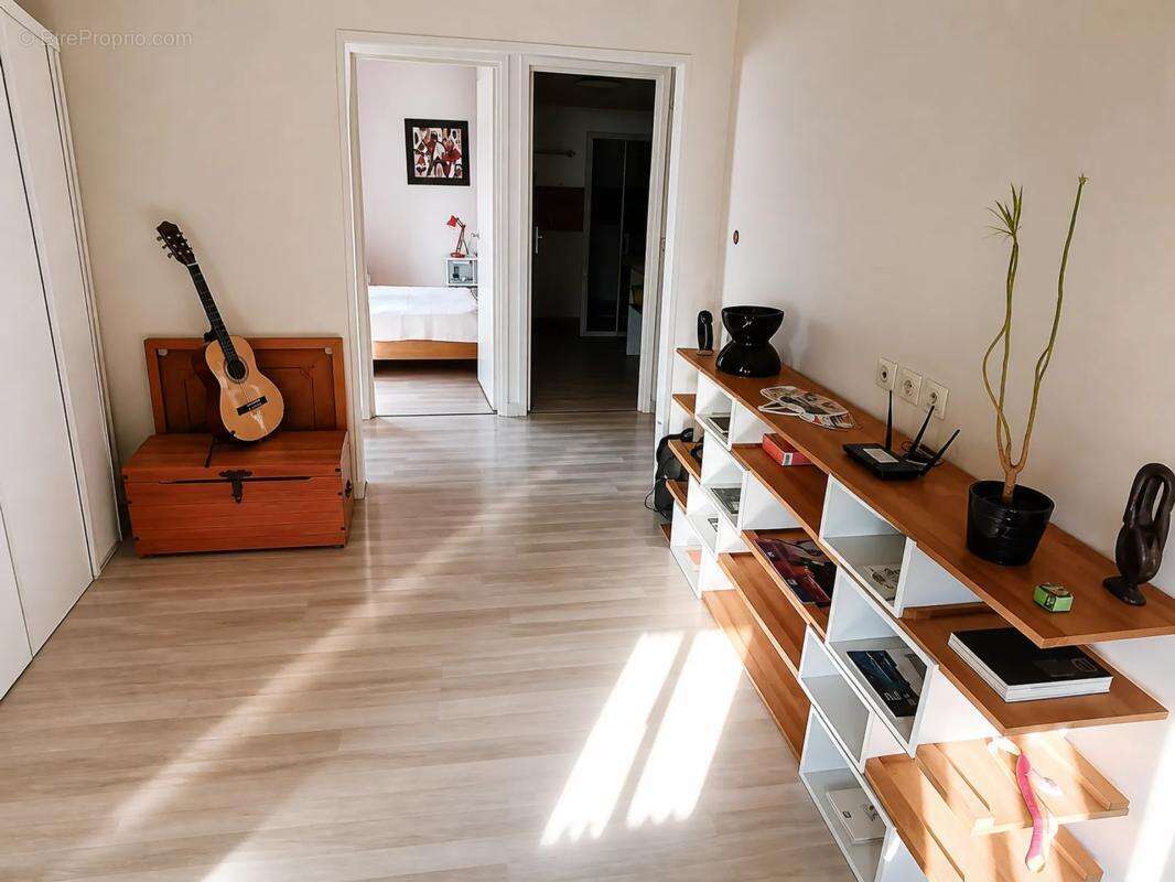 Maison de 7 pièces de 156 m² à Talence - photo 2