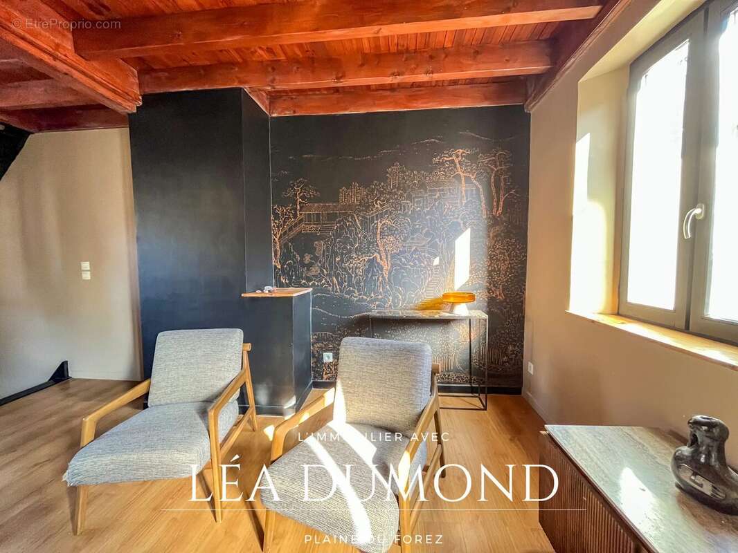 Maison à SURY-LE-COMTAL