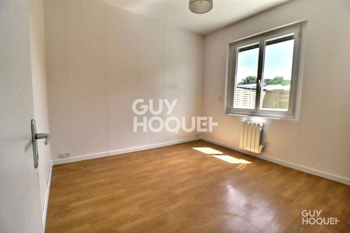 Maison à SURGERES