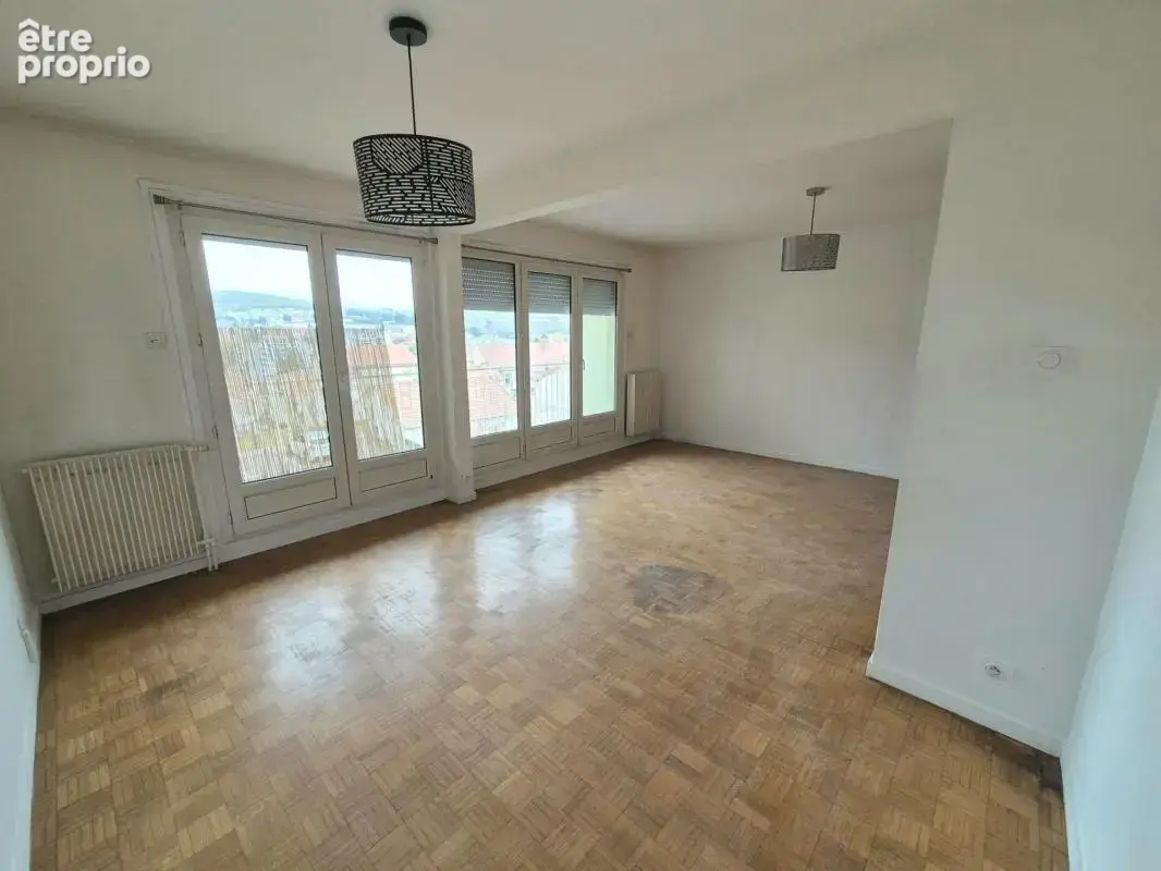 T4 entièrement rénové dans une petite copropriété. Balcon profitable carrelé - photo 5