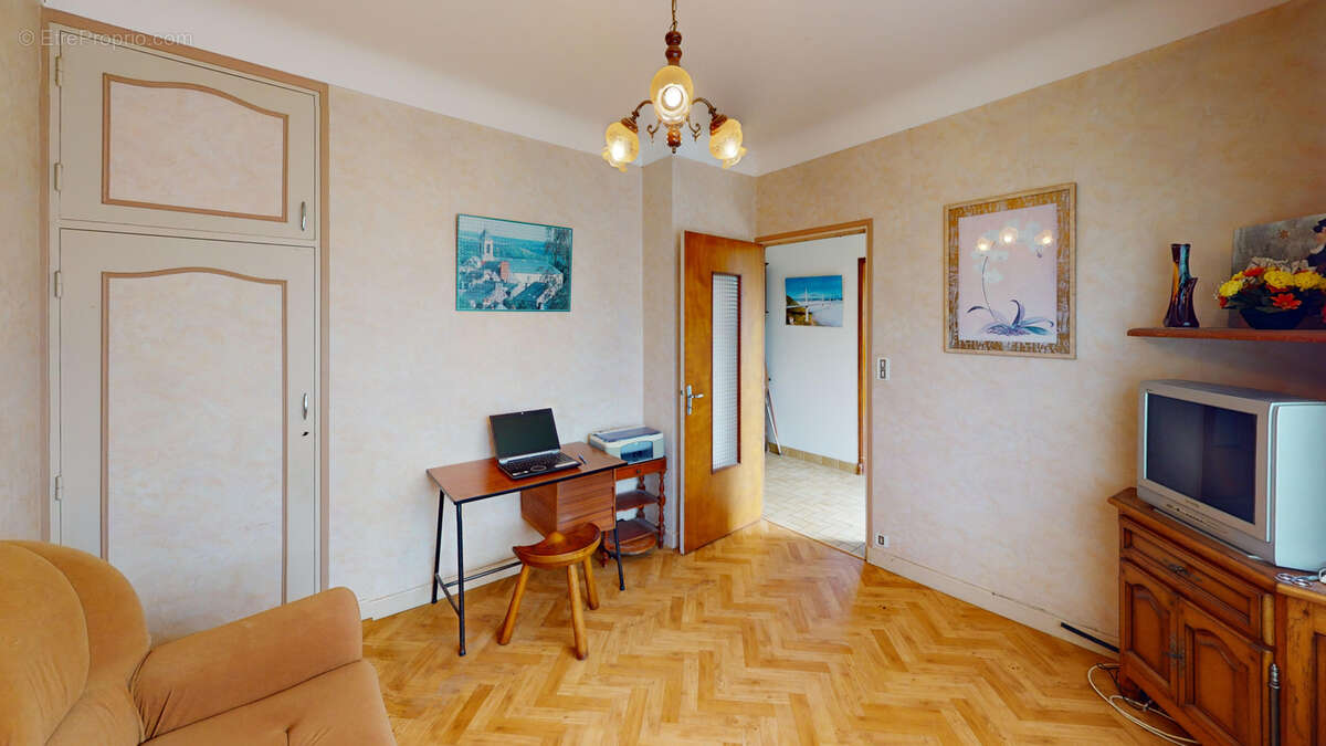 Maison à LUC-LA-PRIMAUBE