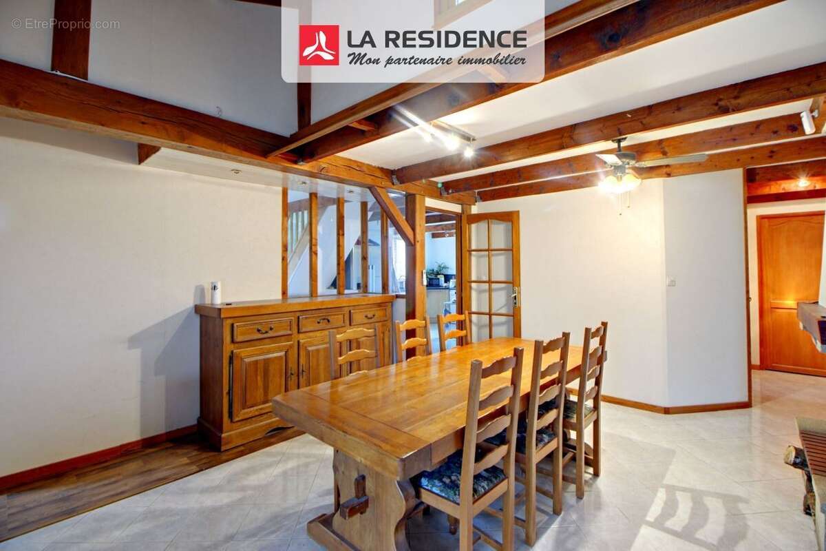 Maison à COURCELLES-SUR-SEINE