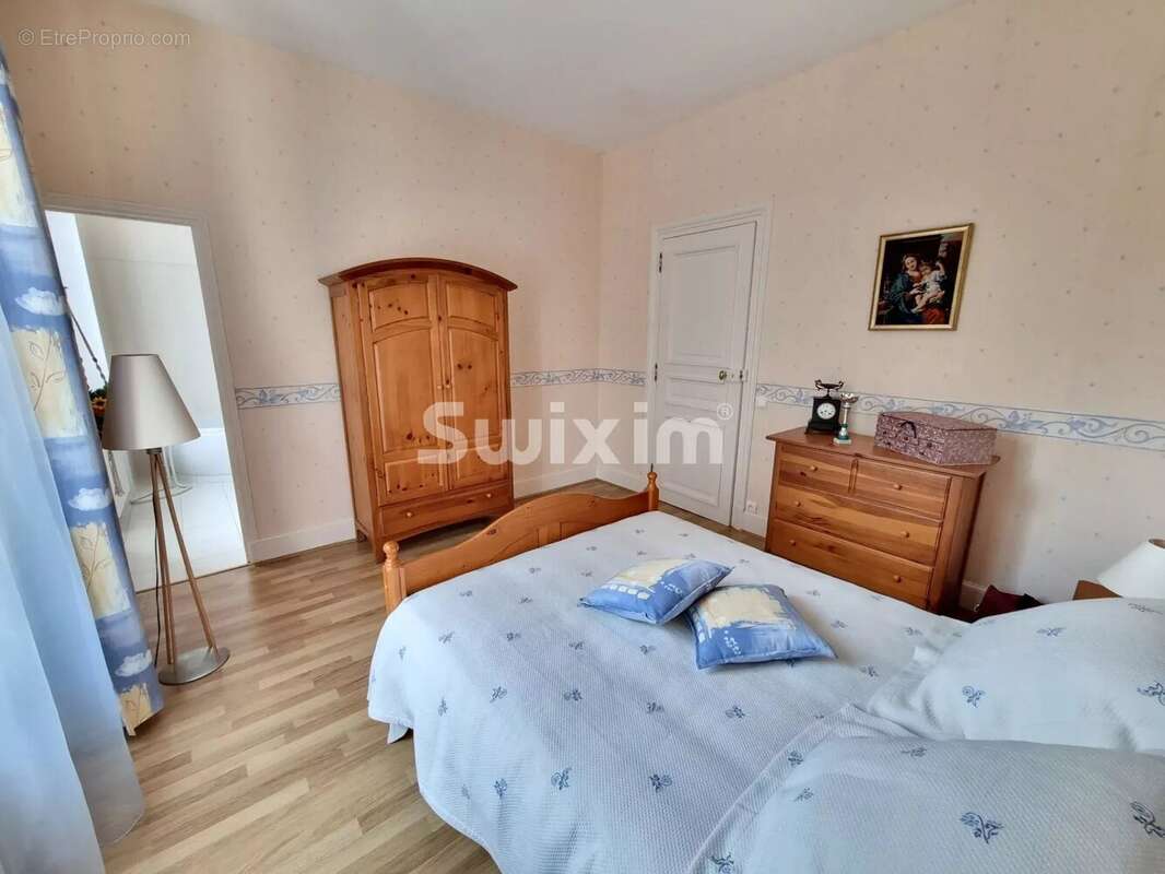 Maison à VARENNES-VAUZELLES