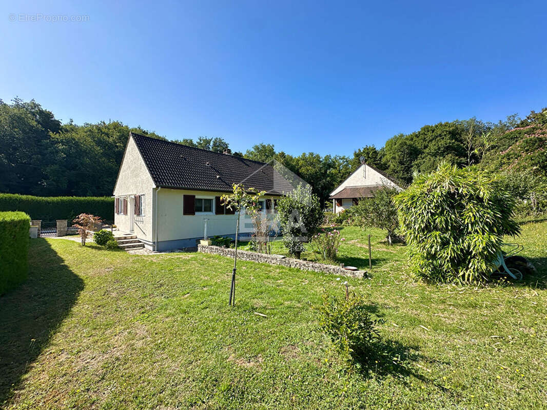 Maison à POLIGNY