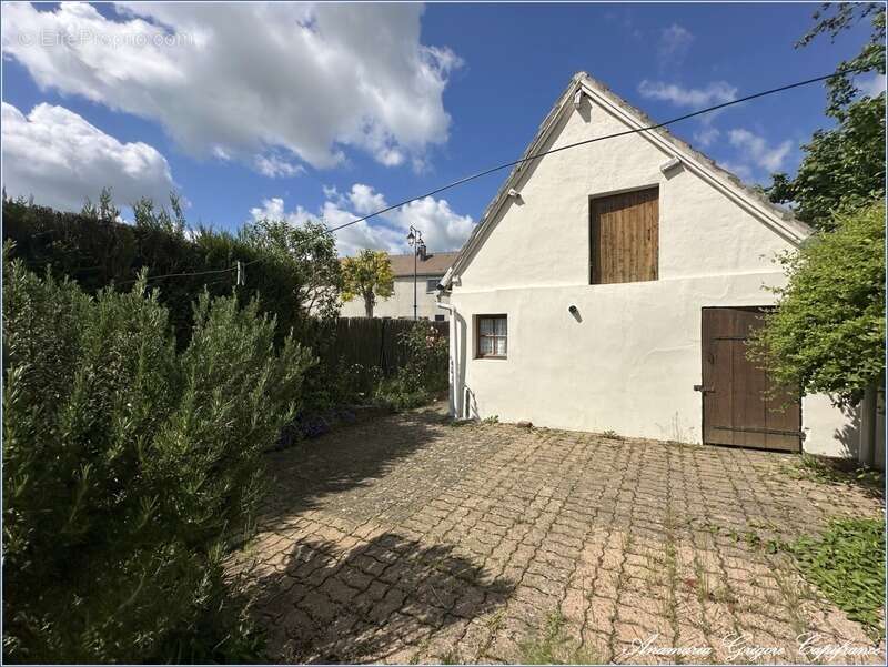 Maison à COURVILLE-SUR-EURE
