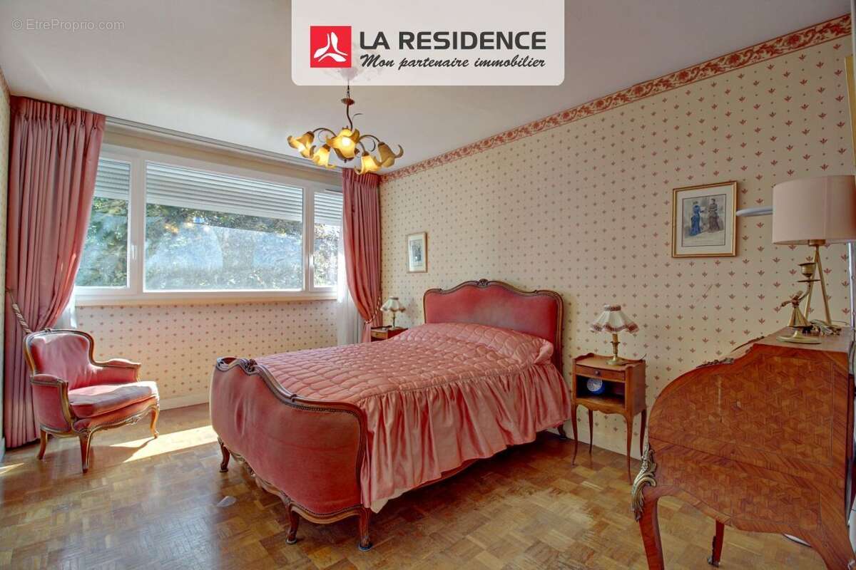 Appartement à LES MUREAUX