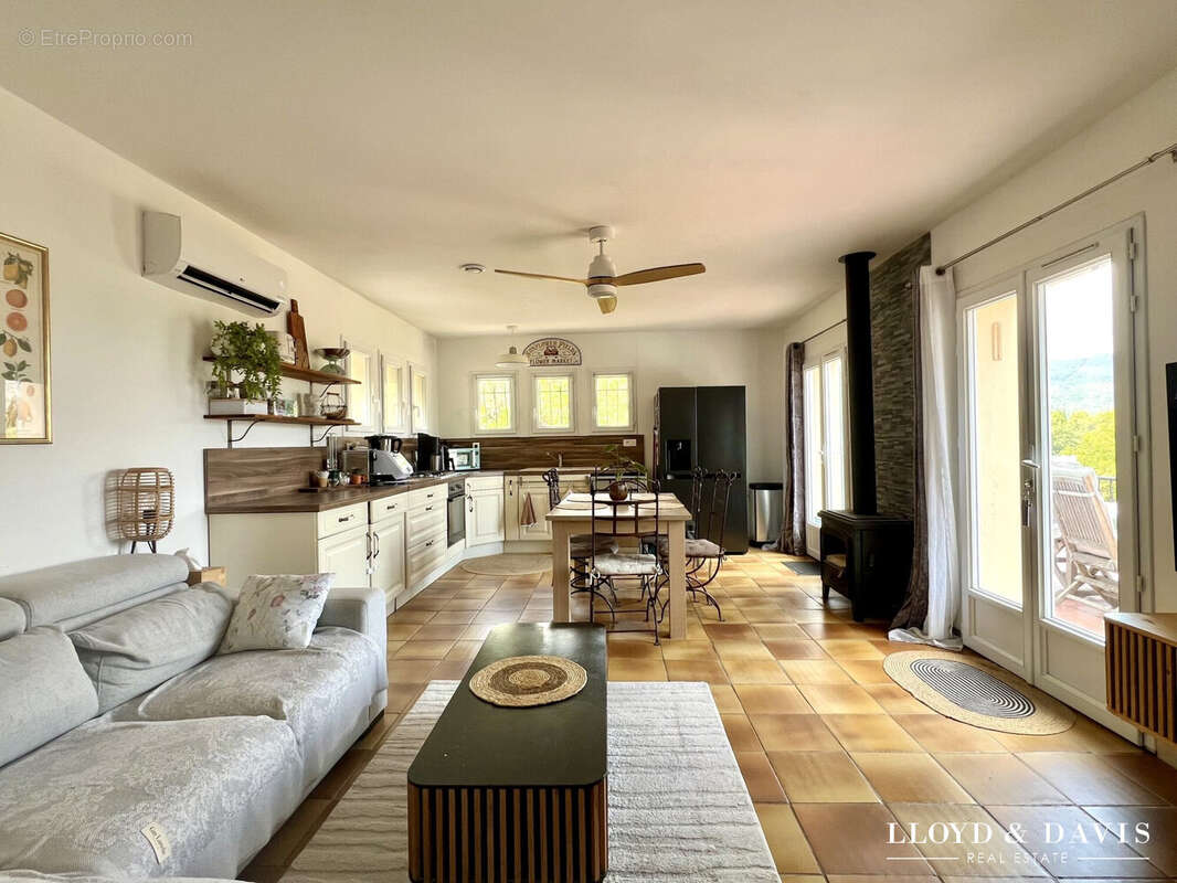 Maison 106 m² à Seillans  - photo 3