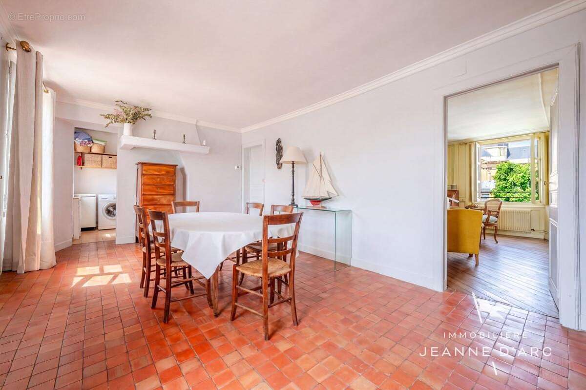 Appartement à VERSAILLES