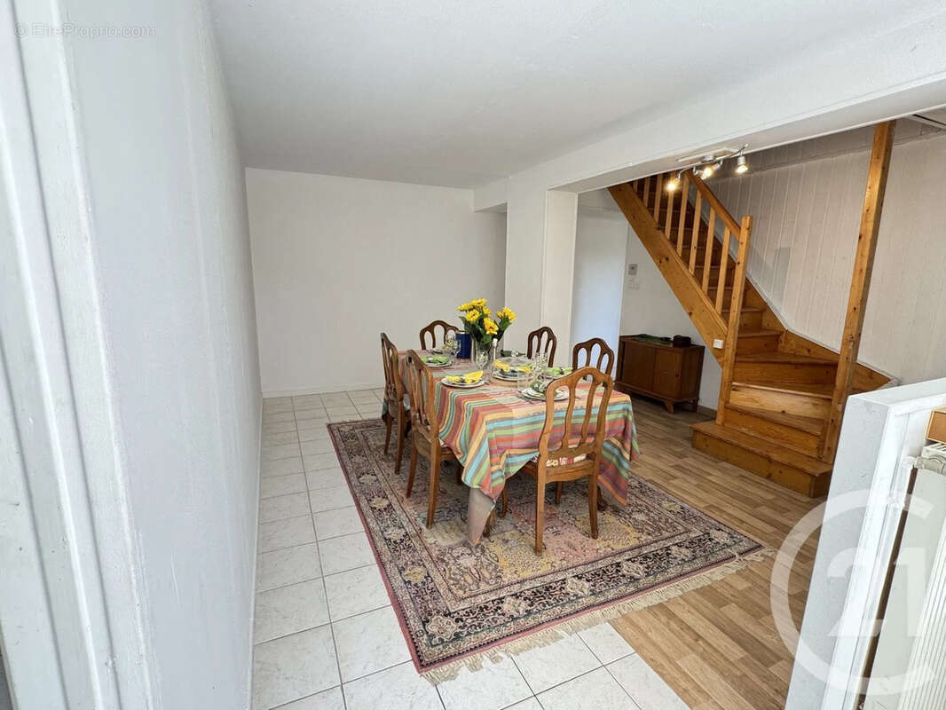 Maison 198 m² à Oulins  - photo 6