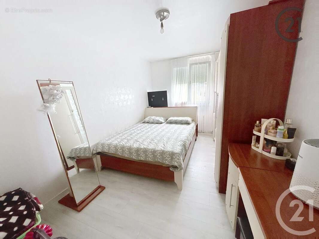 Appartement à MIGENNES