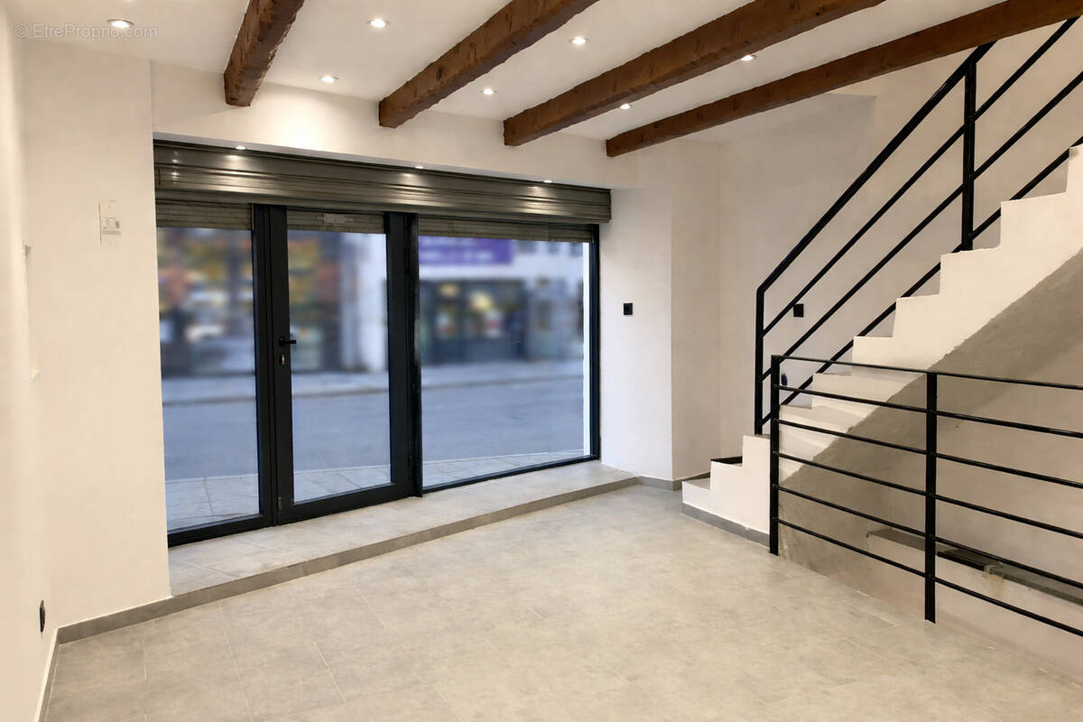 Commerce à MARSEILLE-3E