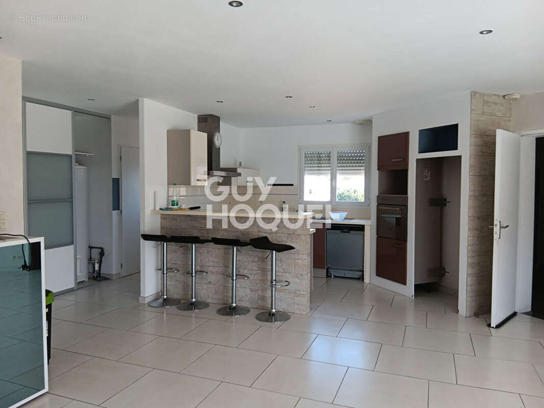 Maison à YGOS-SAINT-SATURNIN