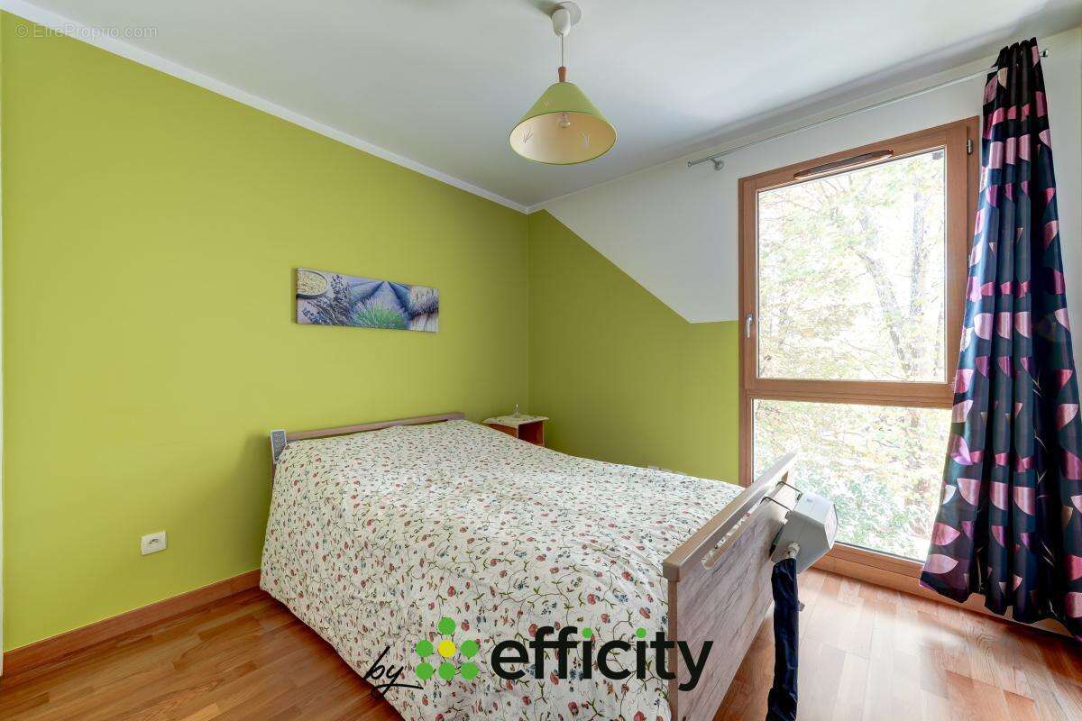 Appartement à SAINT-BONNET-DE-MURE