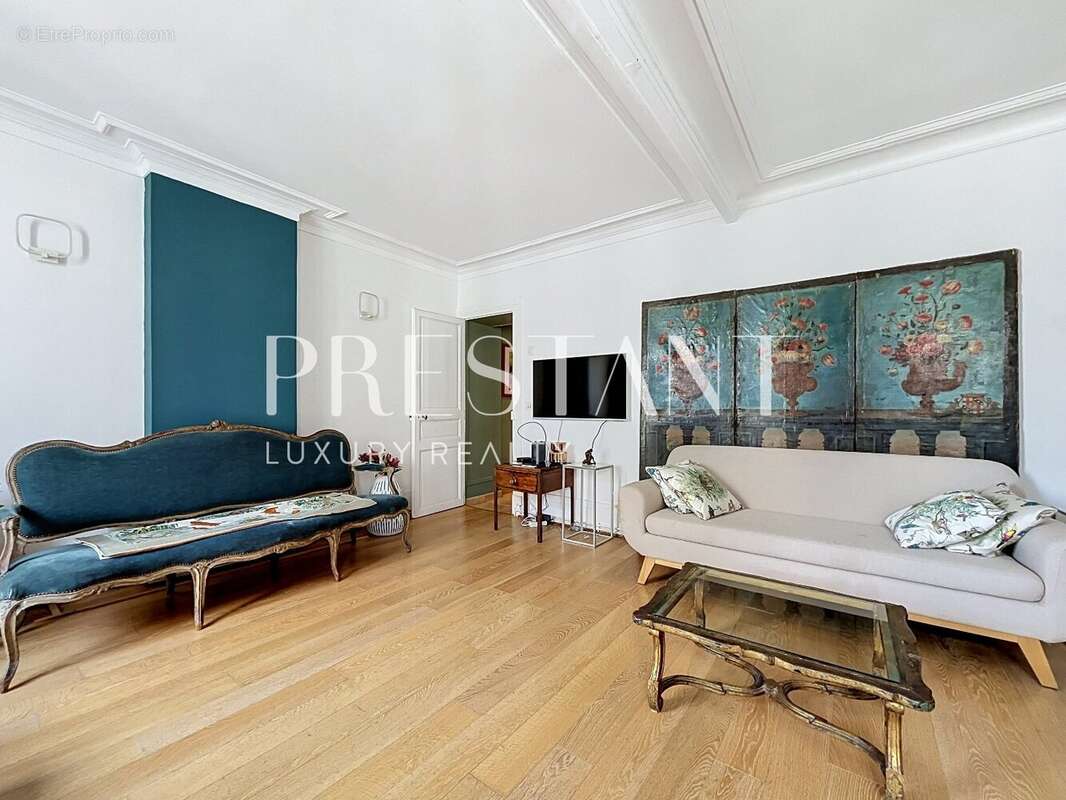 Appartement à PARIS-10E