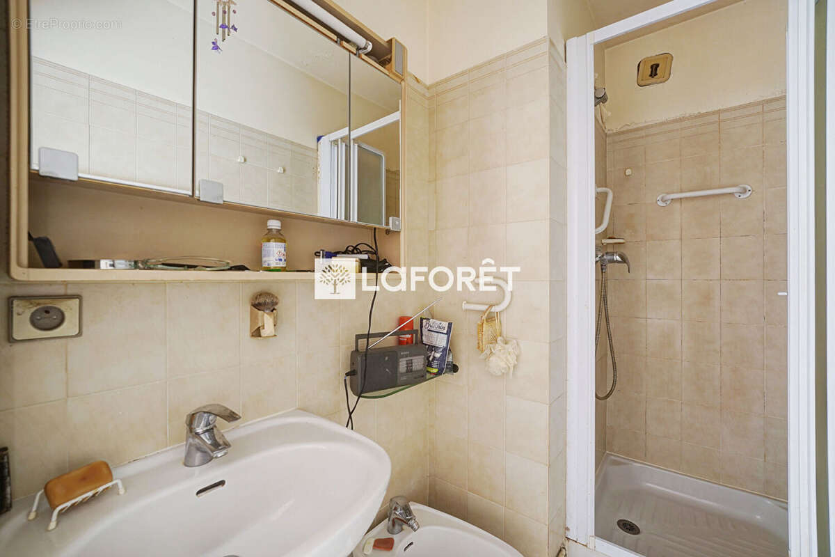 Appartement à PARIS-14E