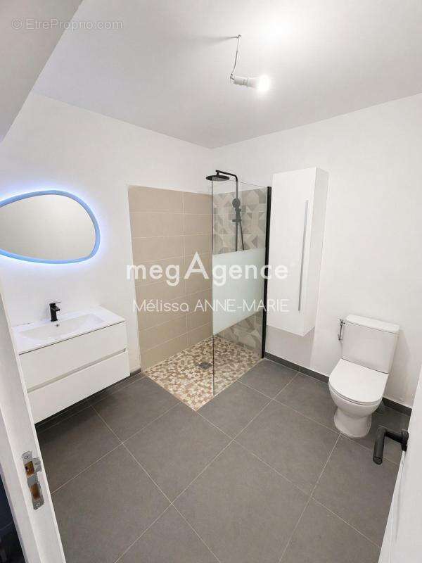 Maison à LES ABYMES