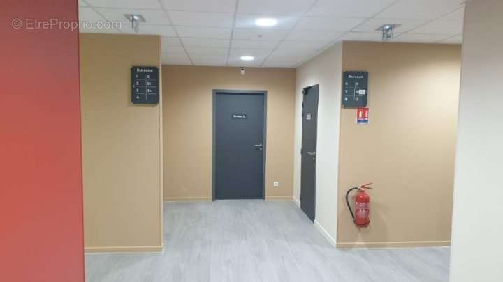 Ensemble immobilier de BUREAUX à LOUER ou à VENDRE - photo 2