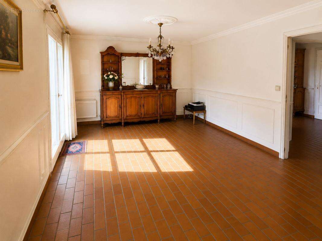 Maison à VILLENEUVE-LA-GARENNE